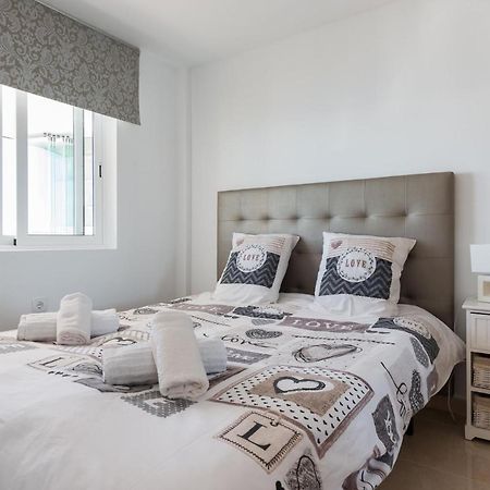 Room In Apartment - 1St Line Top Floor Apartment Carrer del Mar エクステリア 写真