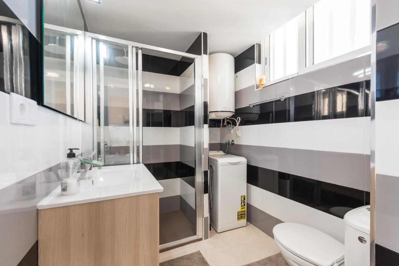 Room In Apartment - 1St Line Top Floor Apartment Carrer del Mar エクステリア 写真
